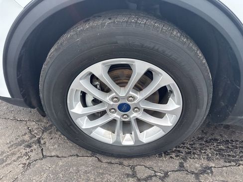 Used 2022 Ford Escape SE image 39