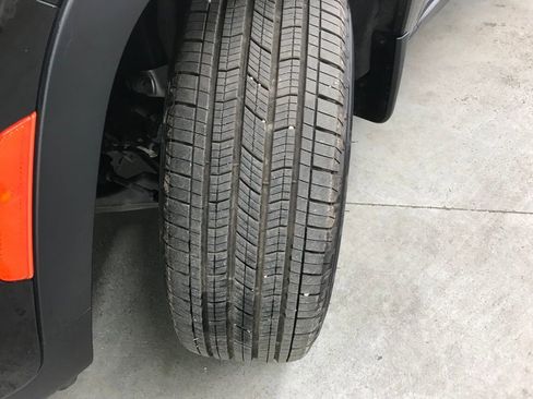 Used 2025 Jeep Grand Cherokee Limited image 39