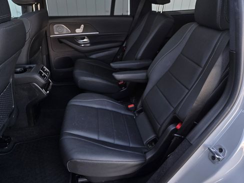 Used 2024 Mercedes-Benz GLS 450 4MATIC image 32