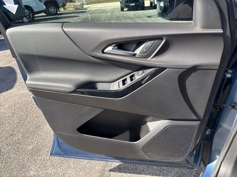 Certified 2025 Chevrolet Equinox LT image 18