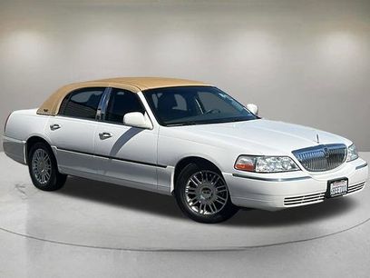 Used 2009 Lincoln Town Car Signature Limited