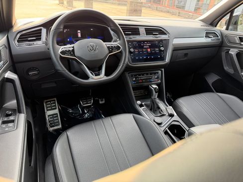 Certified 2023 Volkswagen Tiguan SE R-Line AWD/4WD image 12