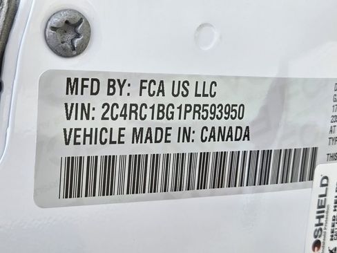 Used 2023 Chrysler Pacifica Touring-L image 33