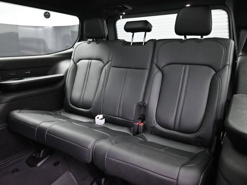 New 2026 Jeep Grand Wagoneer Limited AWD/4WD image 37