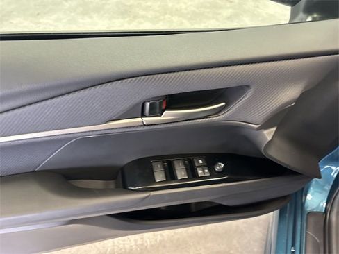 Used 2025 Toyota Camry SE w/ Multimedia Upgrade Package image 14