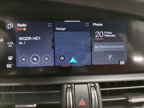 New 2025 Alfa Romeo Giulia w/ Veloce Package Rwd image 22