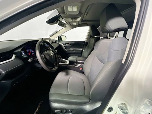 Used 2022 Toyota RAV4 XLE w/ Convenience Package image 14