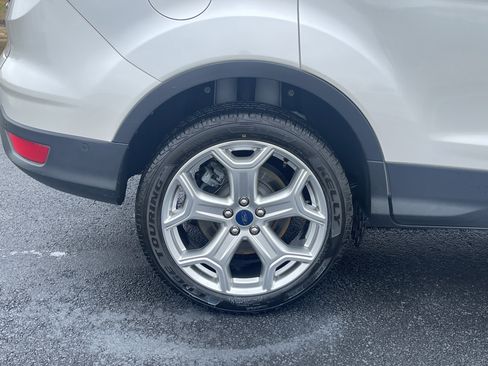 Used 2019 Ford Escape Titanium image 34