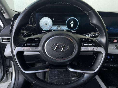 Used 2023 Hyundai Elantra Limited image 17