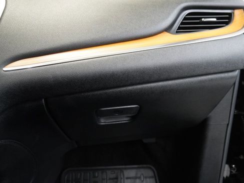 Used 2017 Lincoln MKC Reserve w/ Lincoln MKC Climate Package image 37