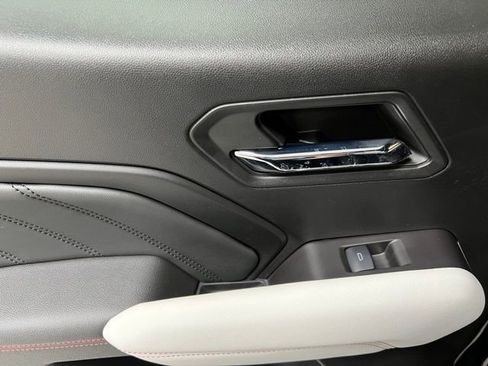 Used 2024 GMC Canyon AT4X image 40