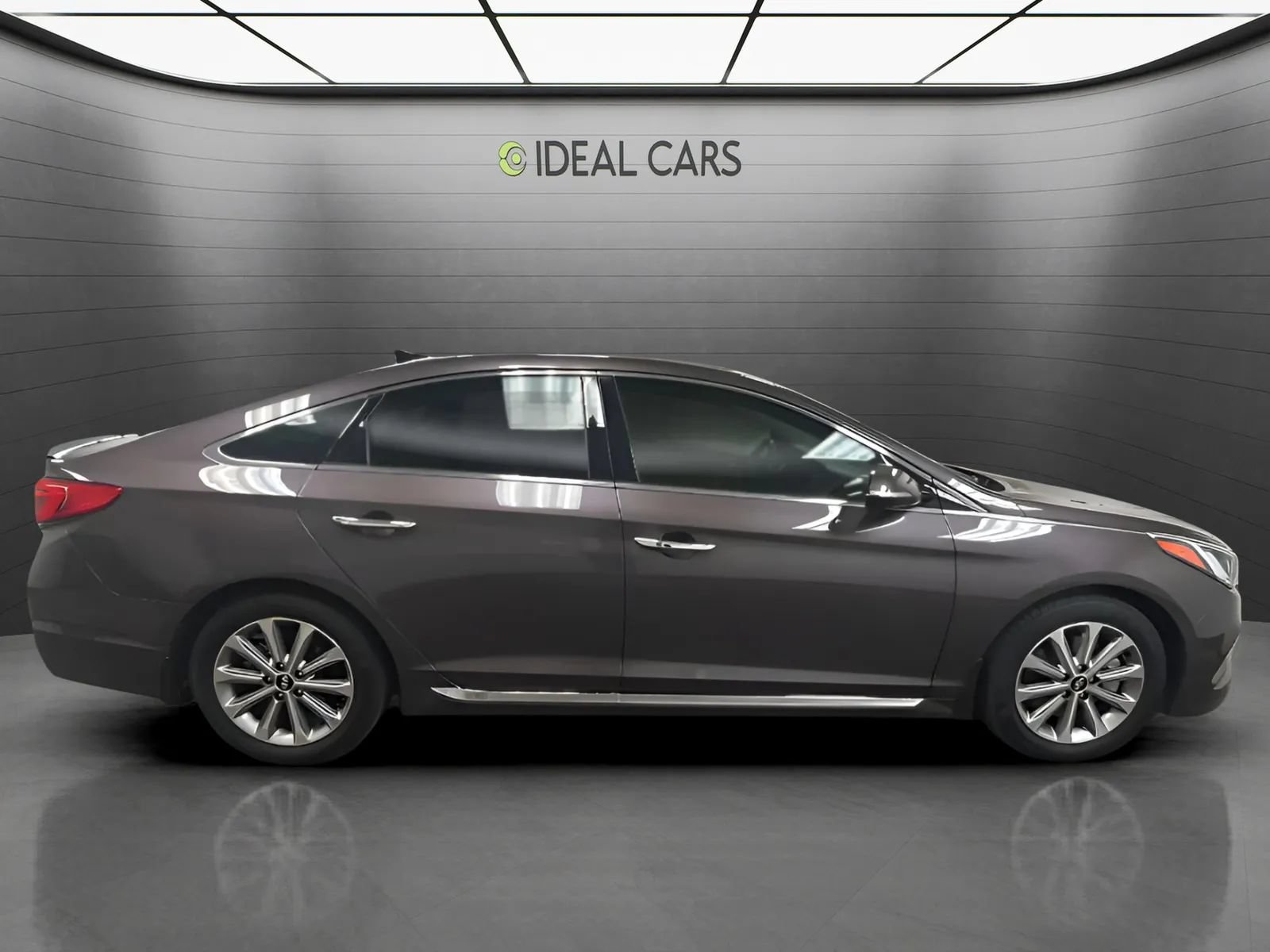 Used 2016 Hyundai Sonata Limited w/ Option Group 04 FWD image 4