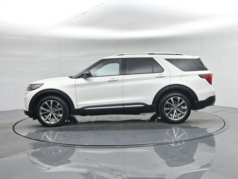 Certified 2025 Ford Explorer Platinum w/ Ultimate Package image 39