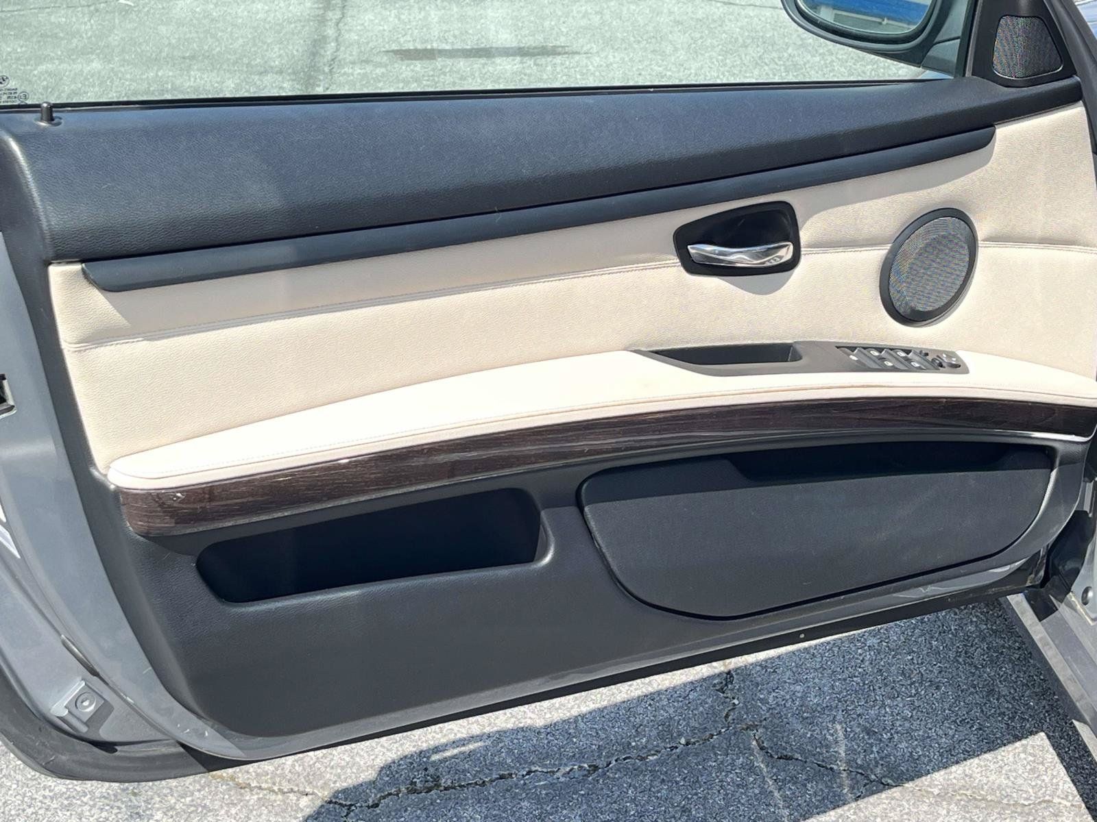 Used 2013 BMW 328i Convertible RWD image 22