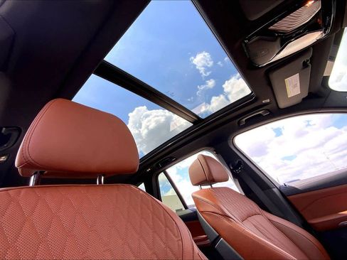 Used 2026 BMW X5 sDrive40i w/ M Sport Package image 26