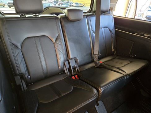 Used 2020 Ford Expedition Platinum image 22