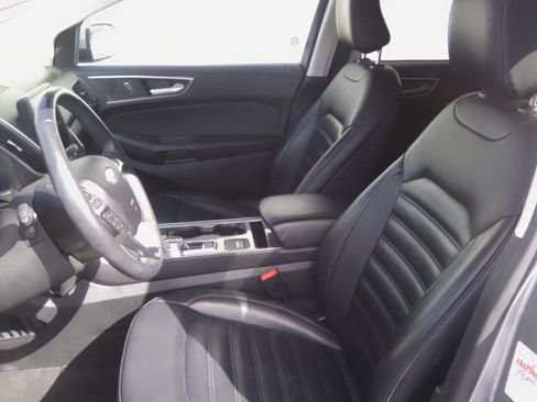 Used 2024 Ford Edge SEL image 11