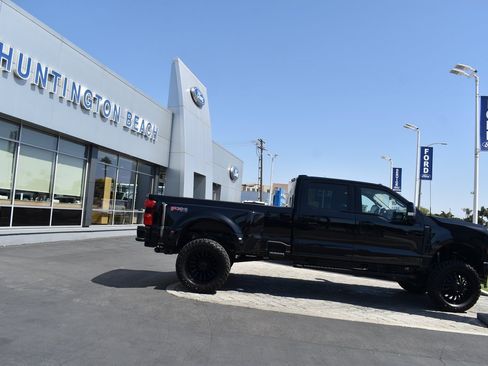 Used 2025 Ford F350 Lariat image 3