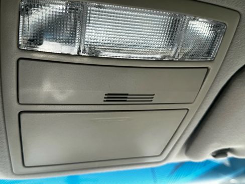 Used 2010 Toyota Camry LE image 19