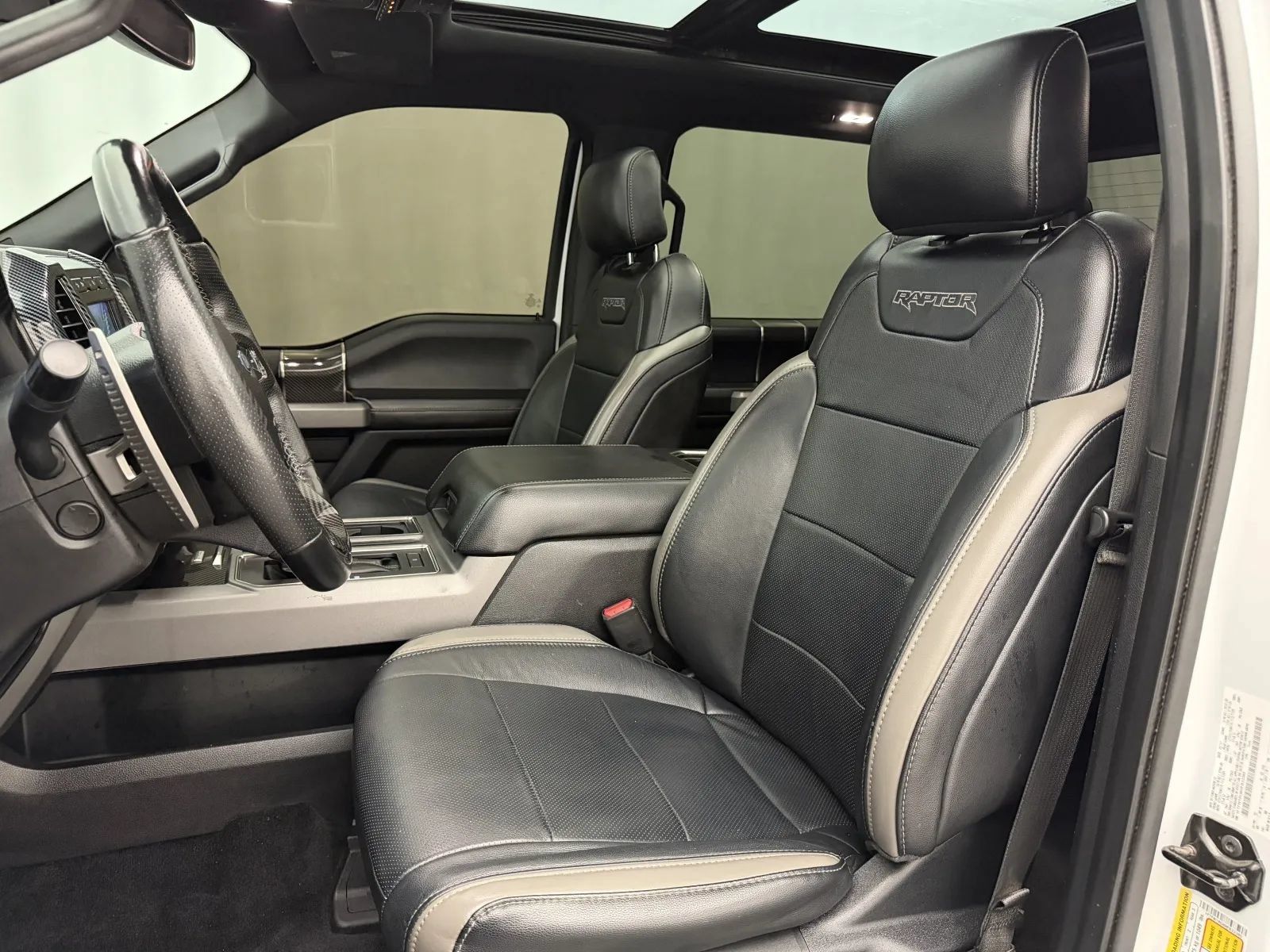Used 2017 Ford F150 Raptor w/ Equipment Group 802A Luxury AWD/4WD image 10