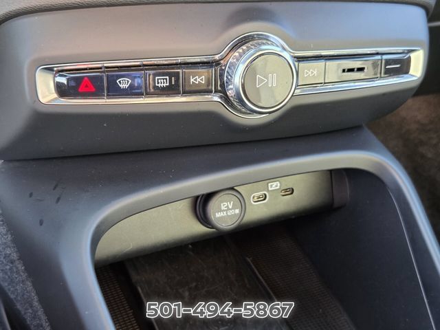 Used 2024 Volvo XC40 B5 Core AWD/4WD image 21