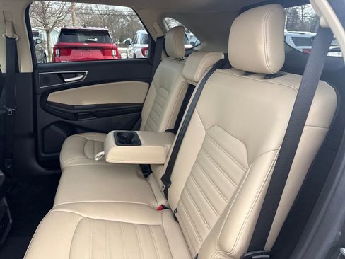 Used 2024 Ford Edge SEL image 17