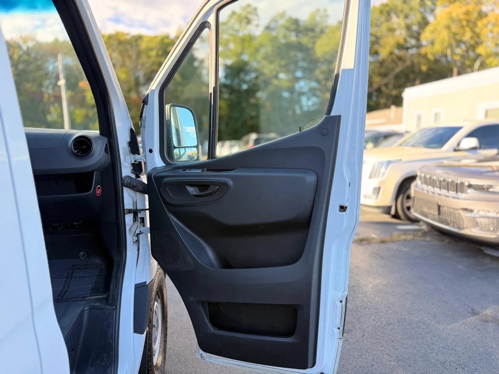 Used 2019 Mercedes-Benz Sprinter 144 Cargo image 15