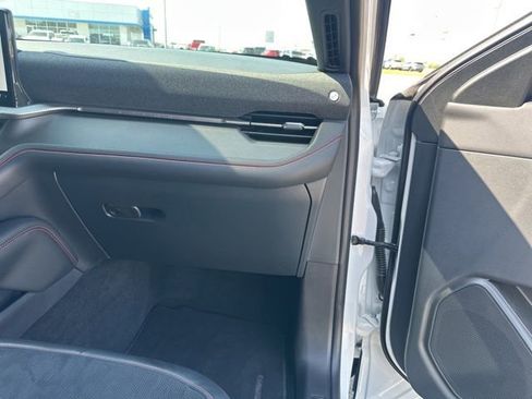 Used 2025 Ford Explorer ST image 12