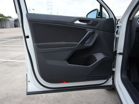 Used 2021 Volkswagen Tiguan S FWD image 17