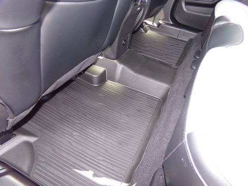 Used 2023 Ford Escape SE image 28