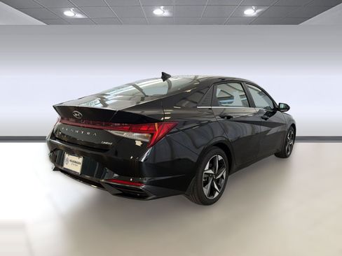 Used 2023 Hyundai Elantra Limited FWD image 9
