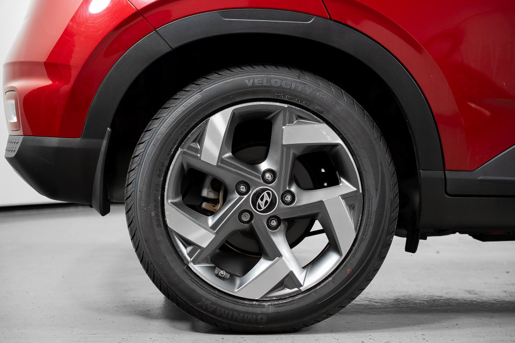 Certified 2022 Hyundai Venue Limited FWD image 7