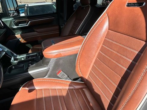 Used 2024 GMC Sierra 2500 Denali Ultimate image 11