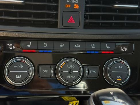 Used 2024 Volkswagen Jetta SEL FWD image 27