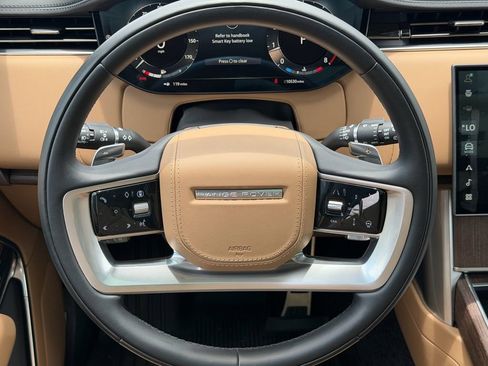 Used 2025 Land Rover Range Rover Long Wheelbase SE AWD/4WD image 15