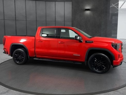Used 2025 GMC Sierra 1500 Elevation w/ Preferred Package AWD/4WD image 4