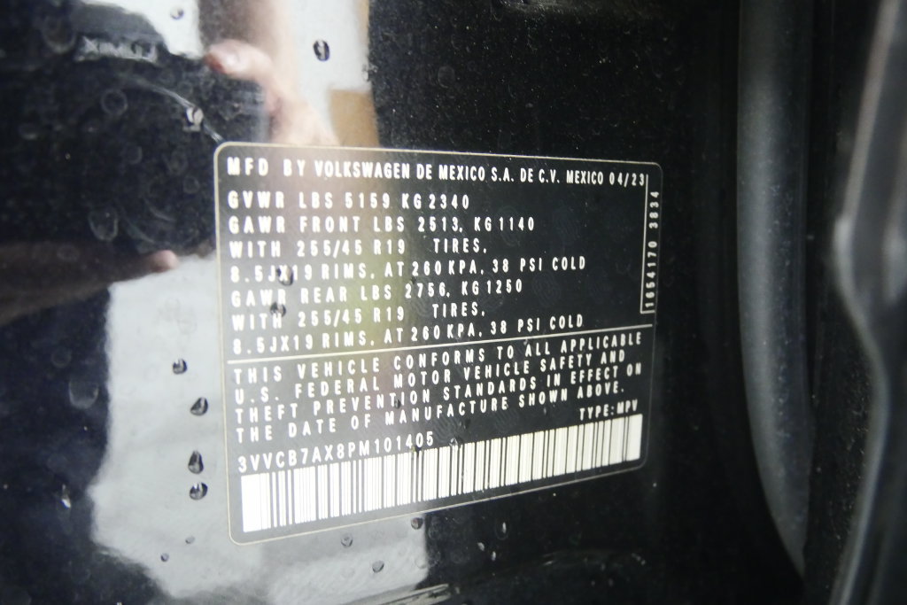 Used 2023 Volkswagen Tiguan SE R-Line FWD image 27
