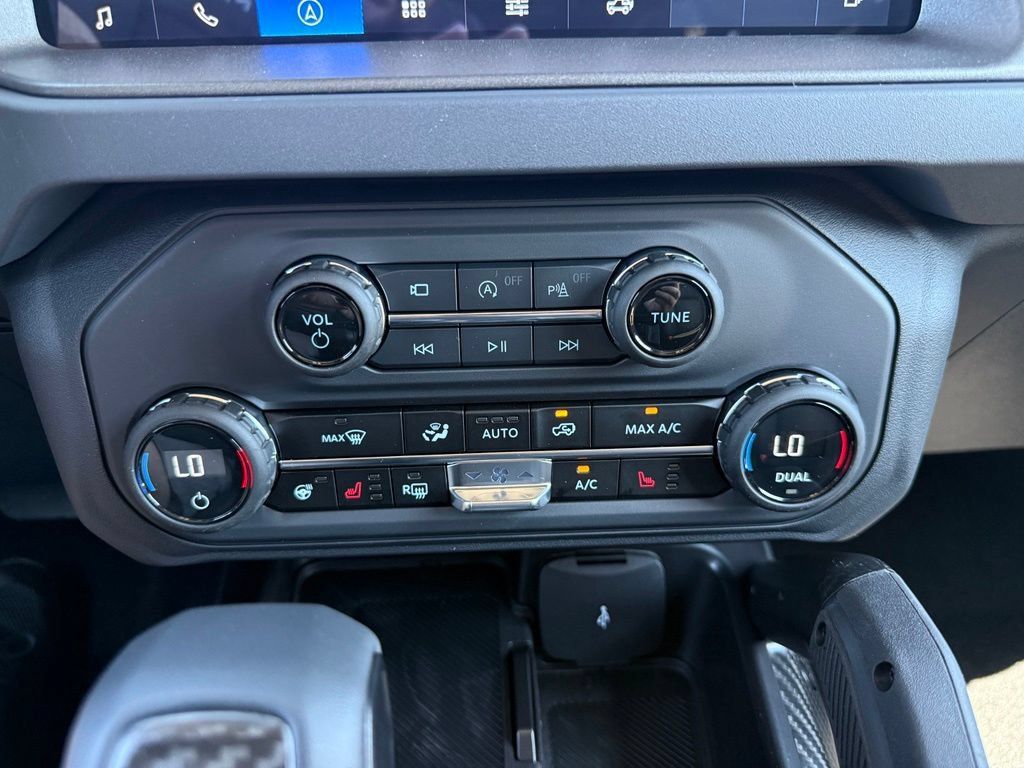 New 2026 Ford Bronco Raptor w/ Interior Carbon Fiber Pack AWD/4WD image 31