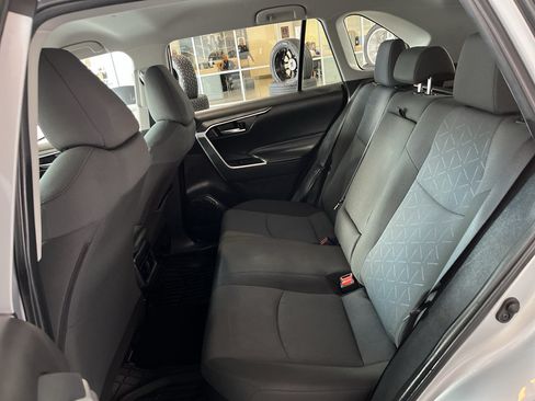 Used 2025 Toyota RAV4 XLE AWD/4WD image 14