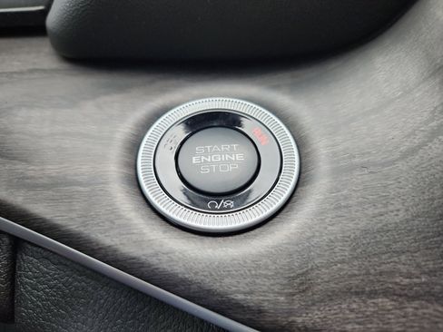 New 2025 Jeep Grand Cherokee Limited 4xe w/ Luxury Tech Group II image 30