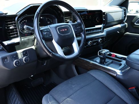 Used 2023 GMC Sierra 1500 Elevation AWD/4WD image 3
