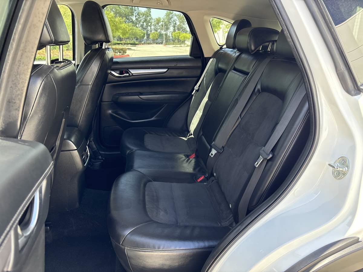 Used 2018 MAZDA CX-5 Touring w/ Preferred Equipment Package FWD image 12
