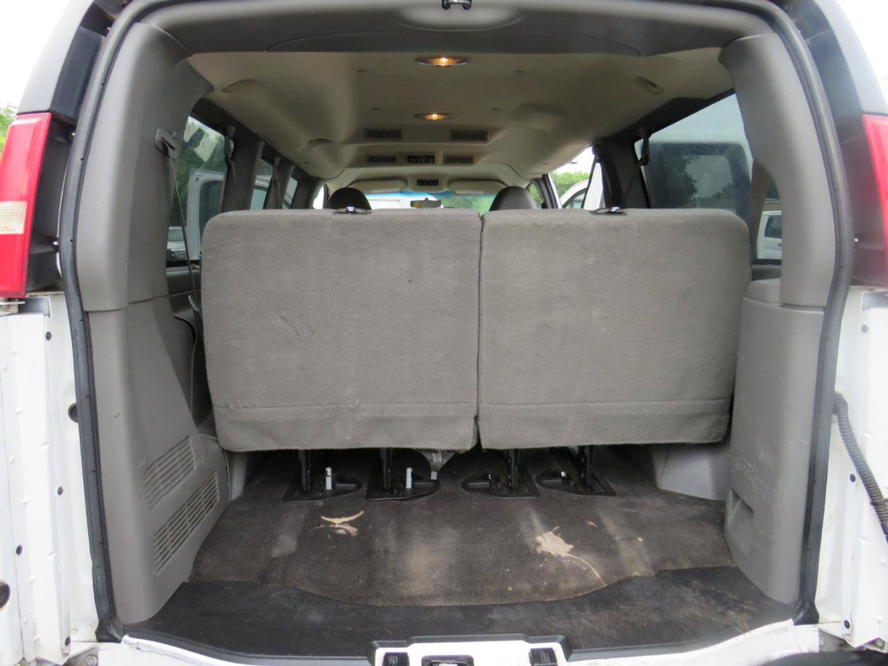 Used 2014 Chevrolet Express 2500 LT w/ LT Preferred Equipment Group RWD image 26