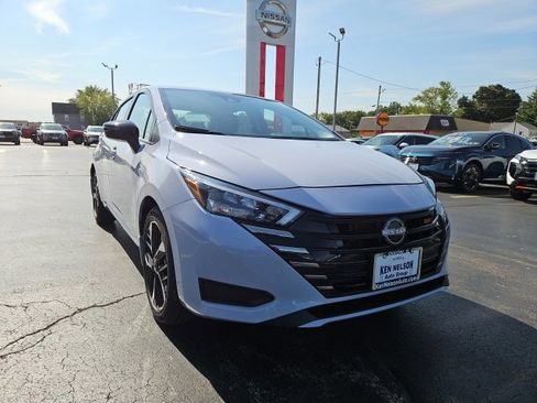 New 2025 Nissan Versa SR w/ Trunk Package image 12