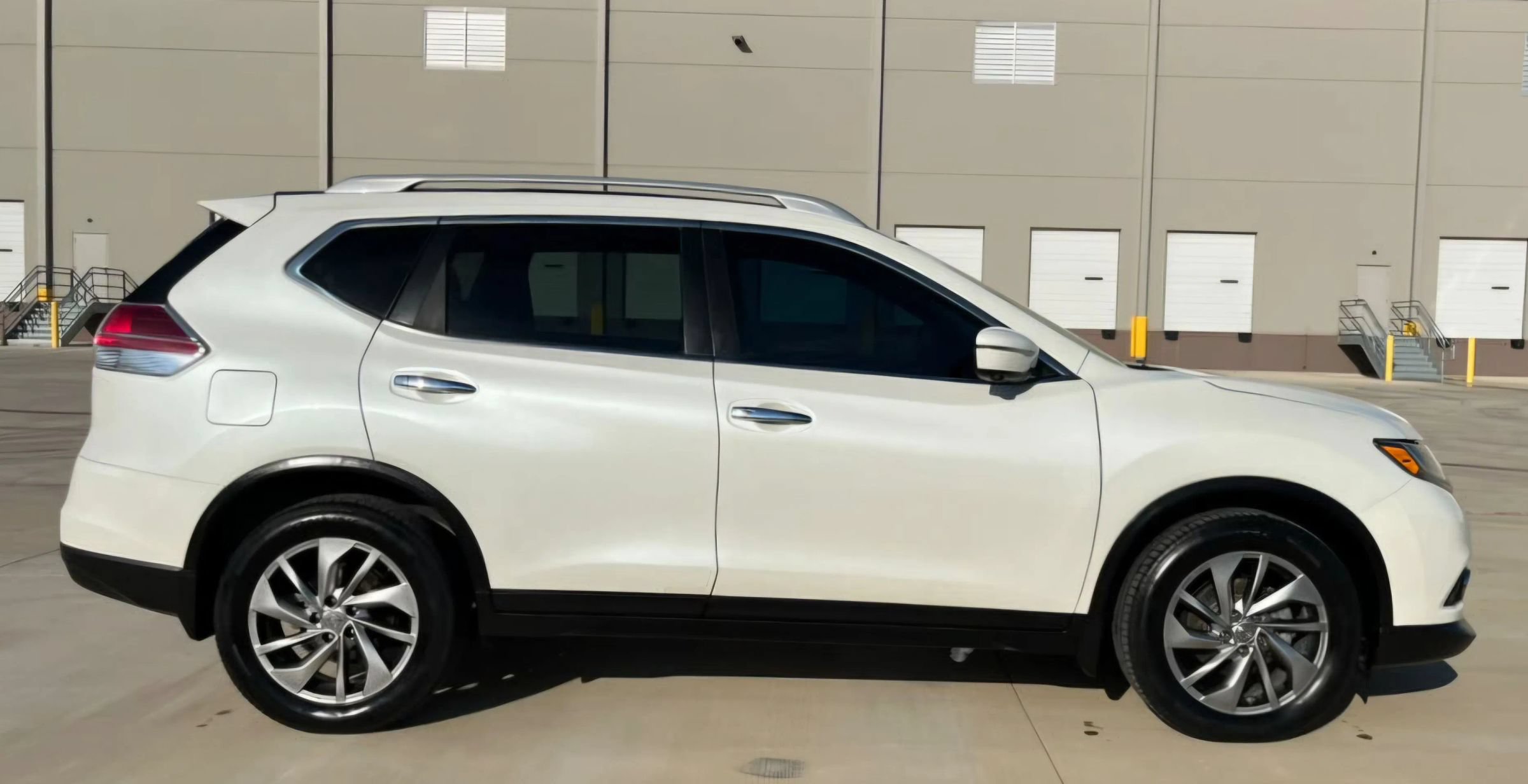 Used 2015 Nissan Rogue SL w/ SL Premium Package FWD image 8