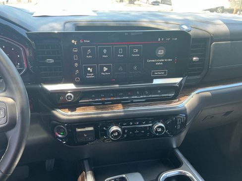 Used 2024 GMC Sierra 1500 Elevation w/ Elevation Premium Package AWD/4WD image 12