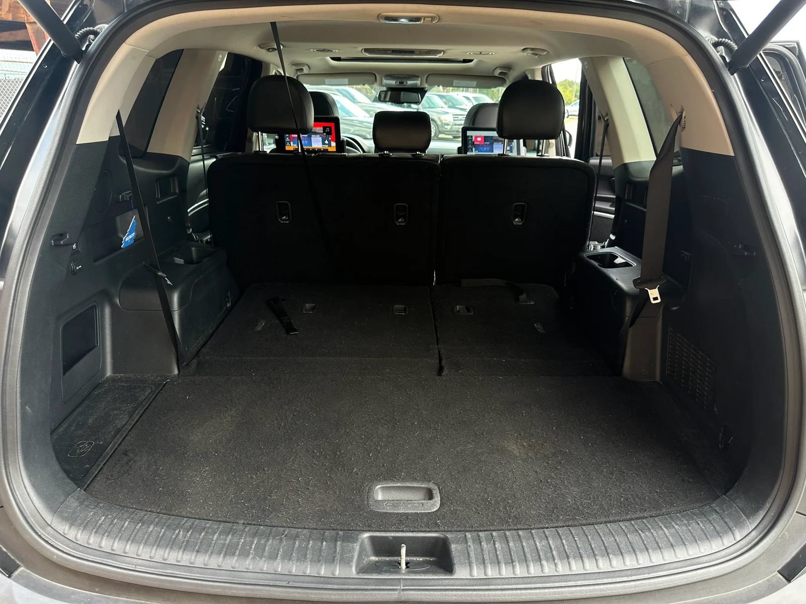 Used 2022 Kia Telluride EX FWD image 19