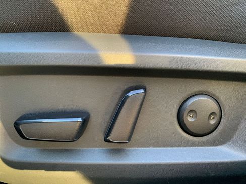 Used 2023 Nissan Rogue SV image 23