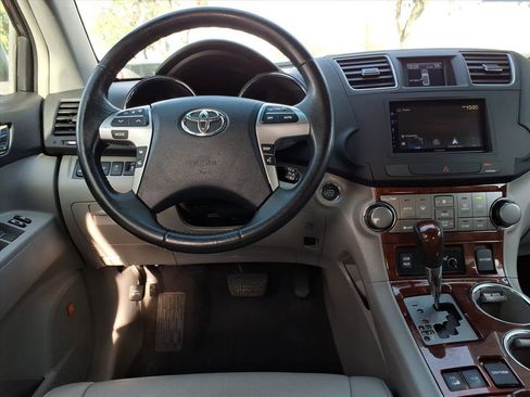 Used 2012 Toyota Highlander Limited image 16
