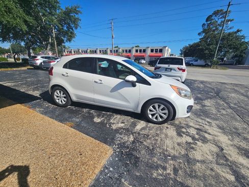 Used 2013 Kia Rio EX w/ Convenience Pkg FWD image 4